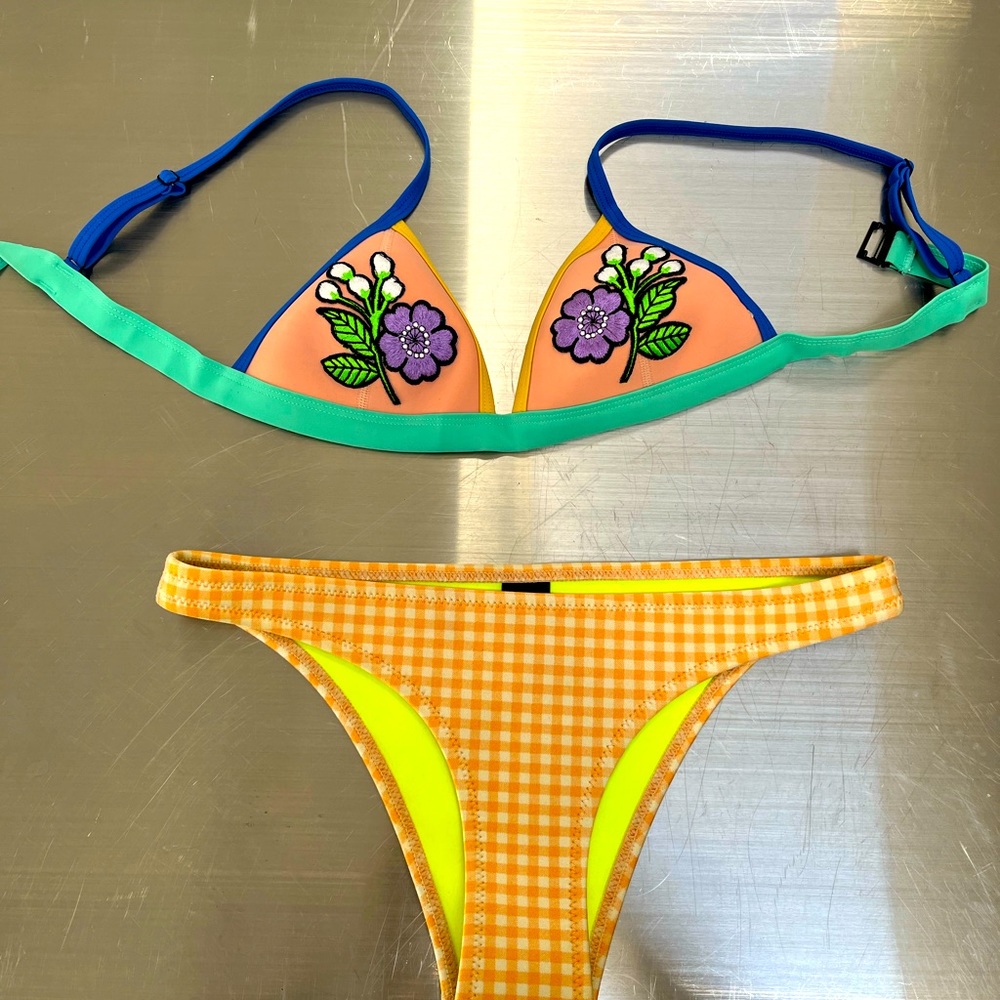 Triangl bathing suit !